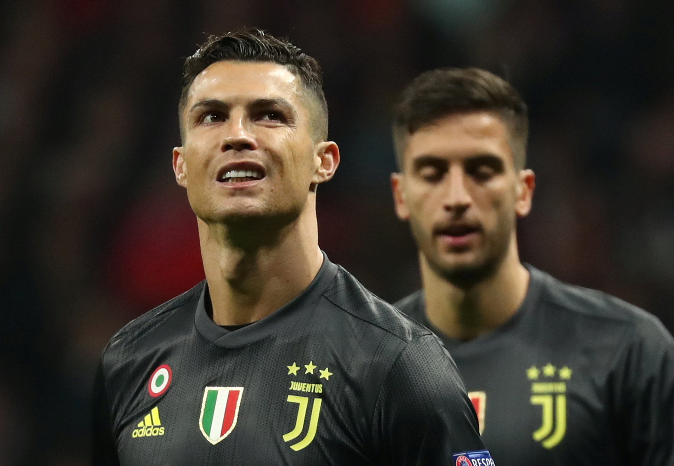 包含马德里竞技逆转尤文图斯，小组前景难料的词条