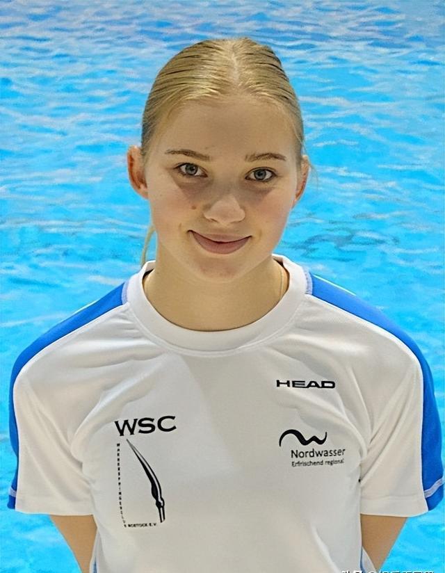 意大利运动员在跳水比赛中表现出色